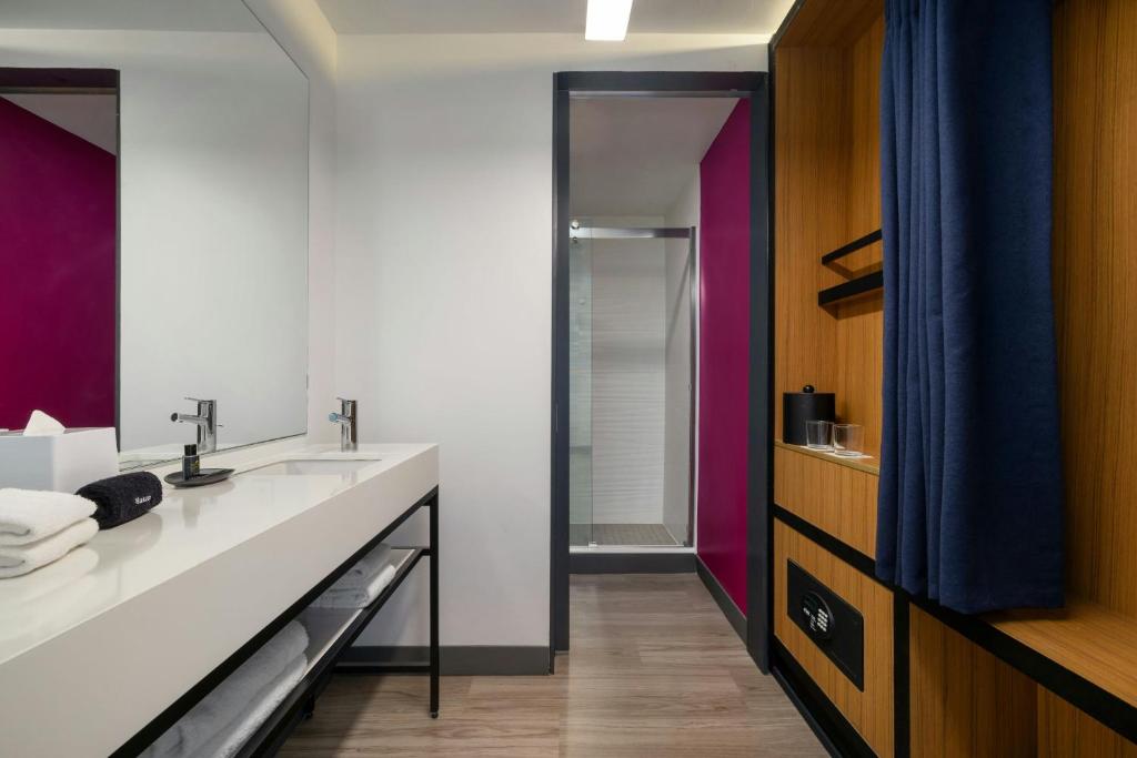 Aloft by Marriott Houston by the Galleria, photo 3