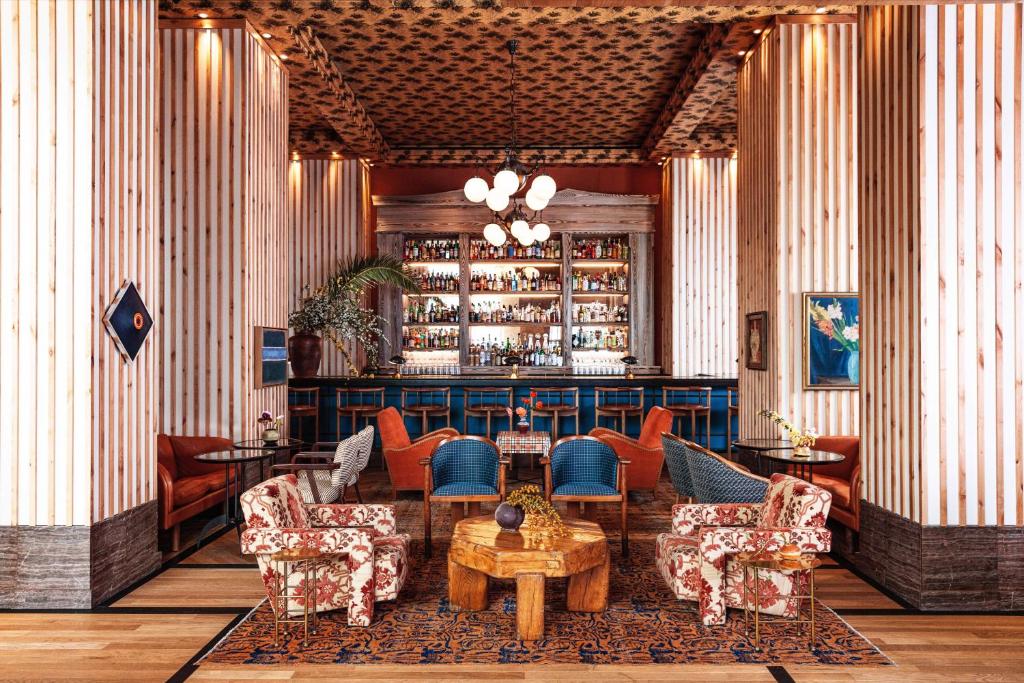 Austin Proper Hotel, a Member of Design Hotels, photo 2