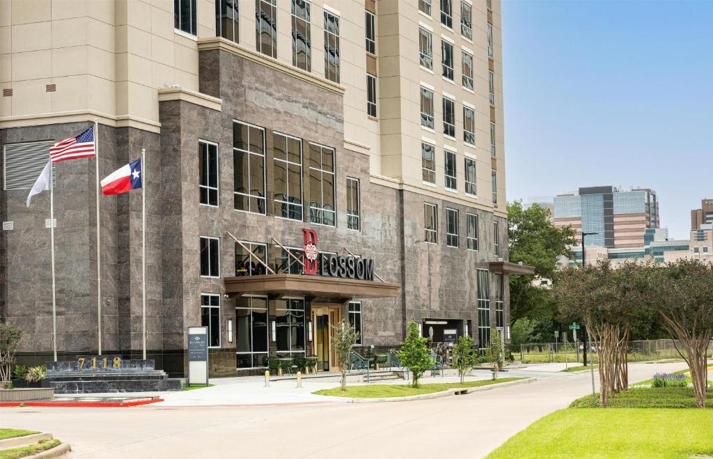 Blossom Hotel Houston, Curio Collection by Hilton, photo 3