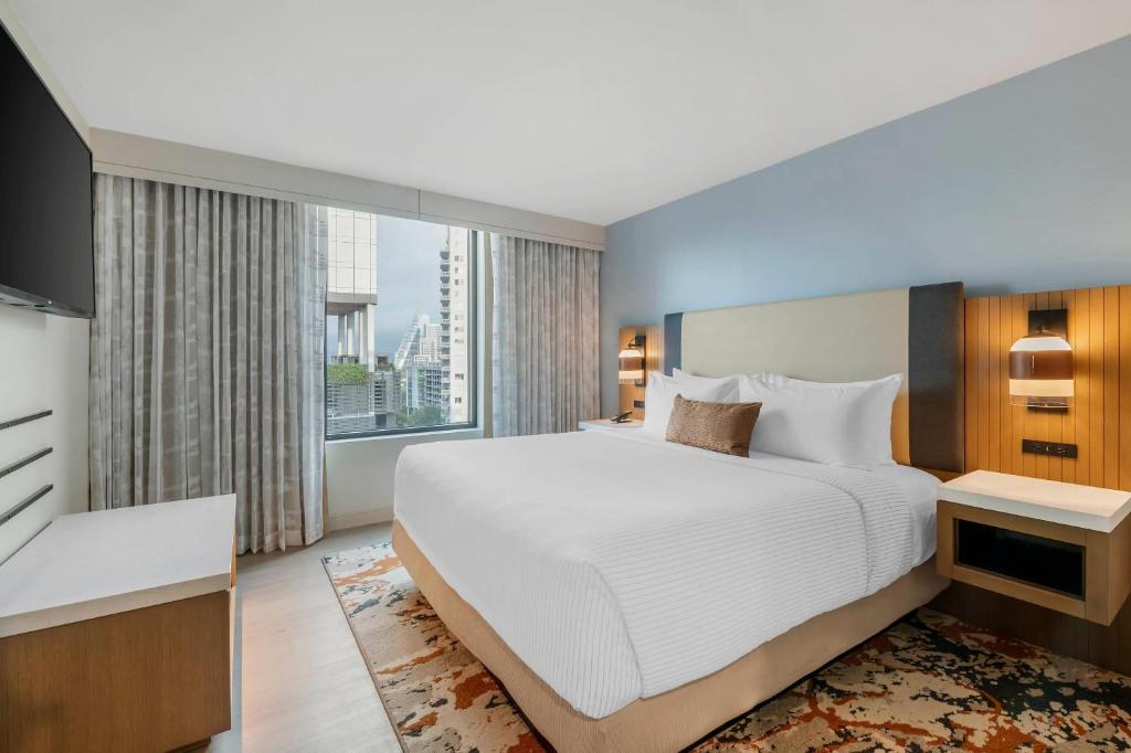 Cambria Hotel Austin Downtown, photo 2