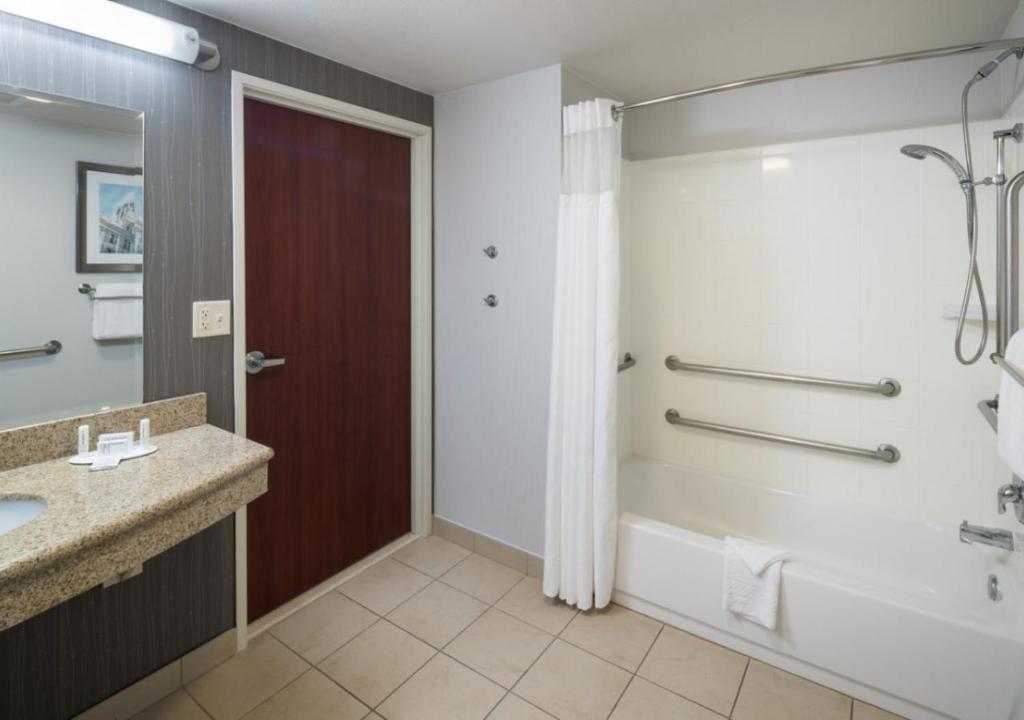 Courtyard by Marriott Austin Parmer Tech Ridge, photo 3