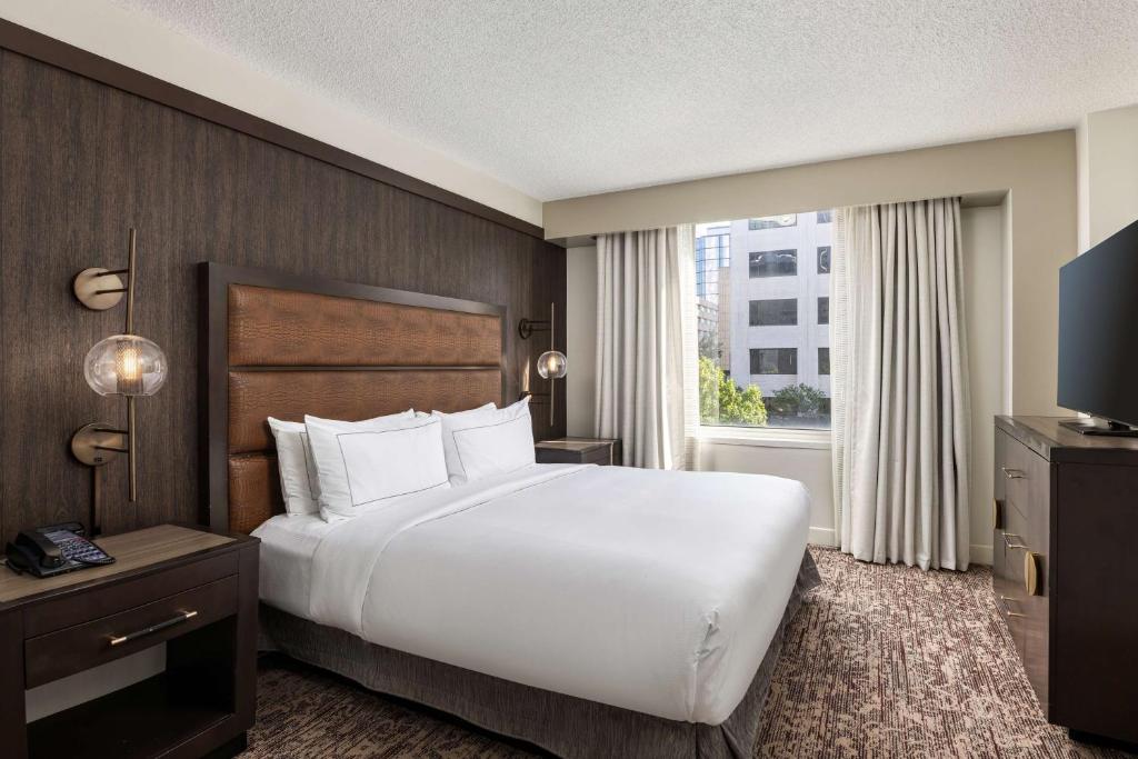 DoubleTree Suites by Hilton Austin Downtown Capitol, photo 2