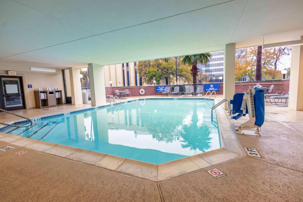 Drury Inn & Suites Houston Galleria, photo 4