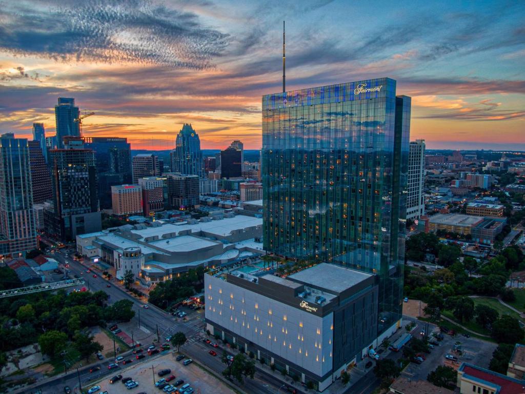 Fairmont Austin, photo 2