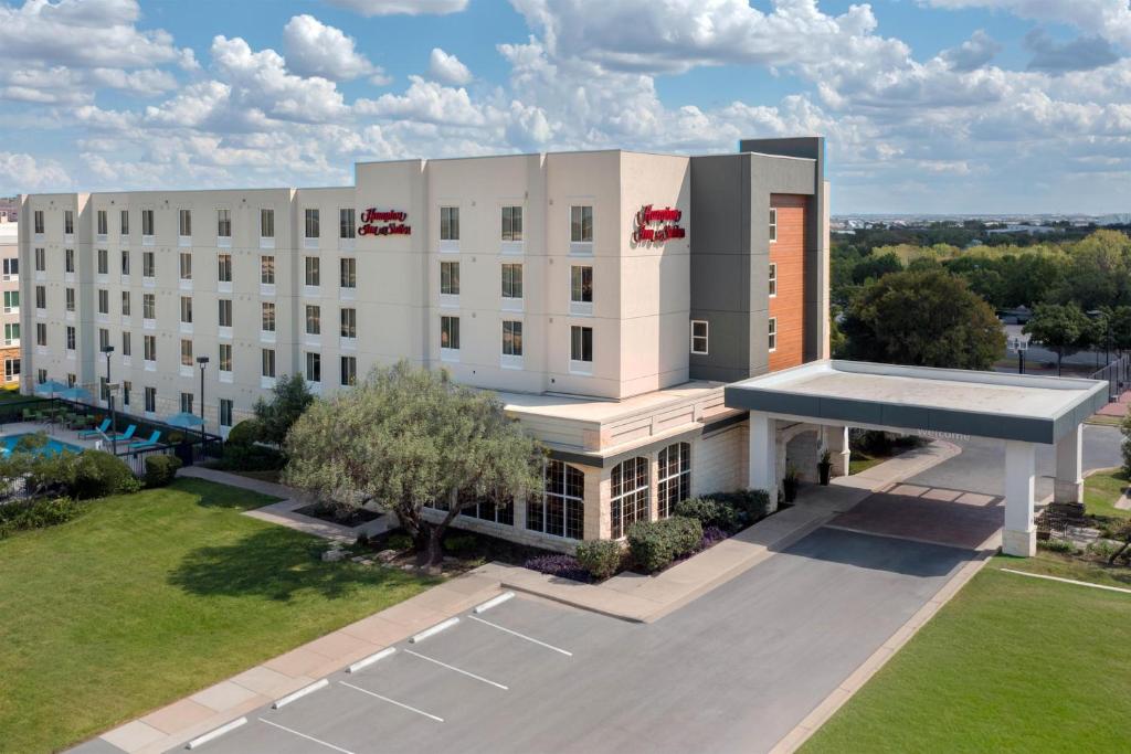 Hampton Inn & Suites-Austin Airport, photo 1