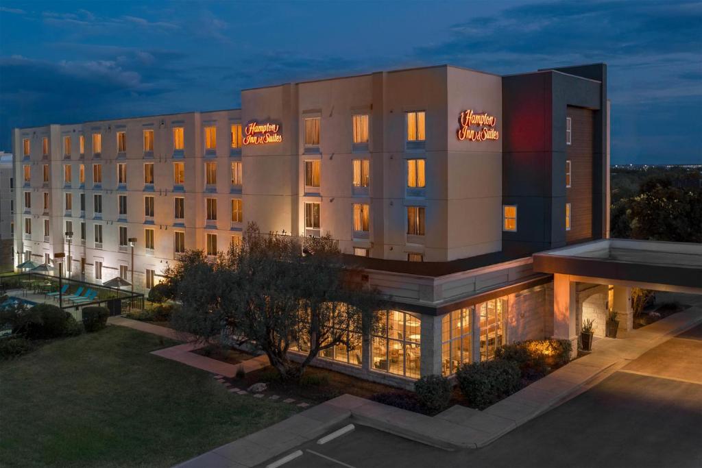Hampton Inn & Suites-Austin Airport, photo 2