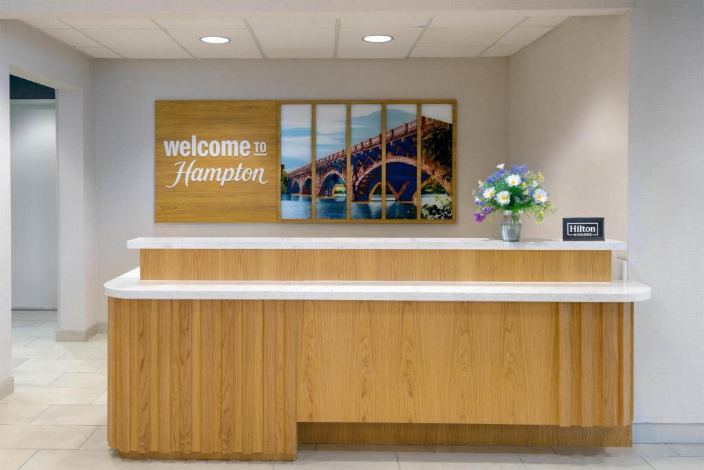 Hampton Inn & Suites-Austin Airport, photo 3