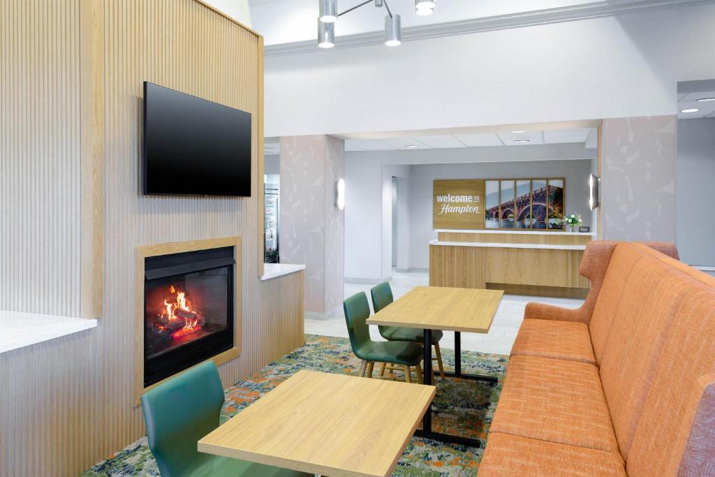 Hampton Inn & Suites-Austin Airport, photo 4