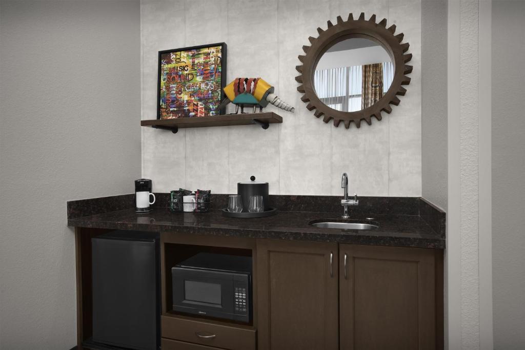 Hampton Inn and Suites Austin University Capitol, photo 3