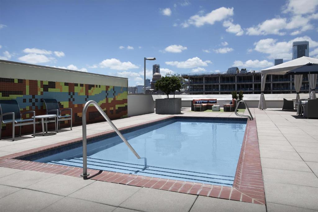 Hampton Inn and Suites Austin University Capitol, photo 4