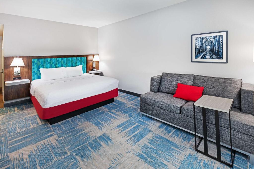 Hampton Inn and Suites Houston Heights I-10, photo 2