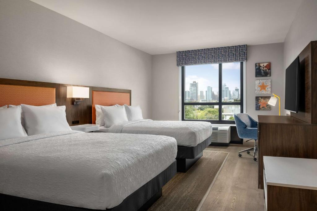 Hampton Inn by Hilton Austin Downtown East Side, photo 1
