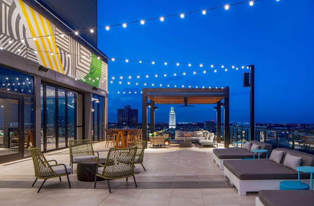 Hilton Garden Inn Austin University Capitol District, photo 1