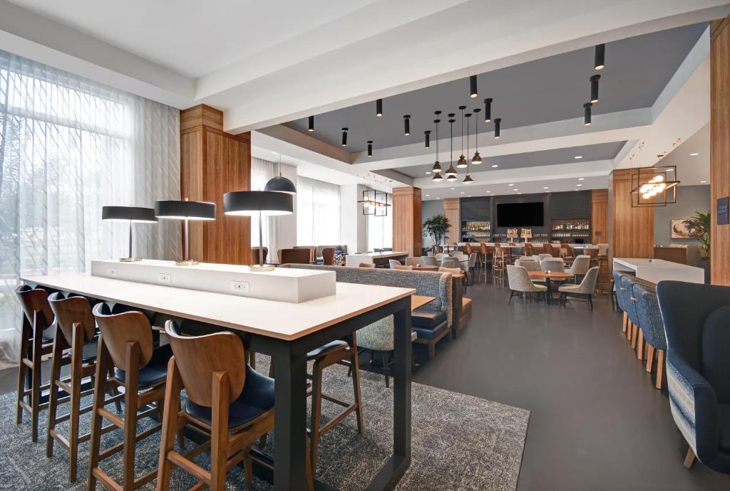 Holiday Inn Express - Houston - Galleria Area by IHG, photo 3