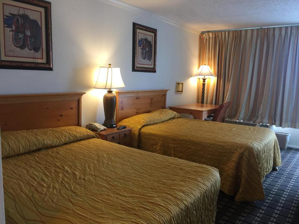 Houston Inn and Suites, photo 2