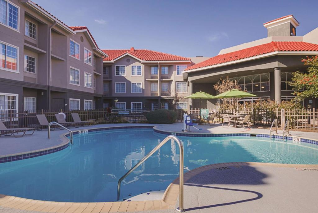 La Quinta Inn & Suites by Wyndham Austin Near The Domain, photo 3