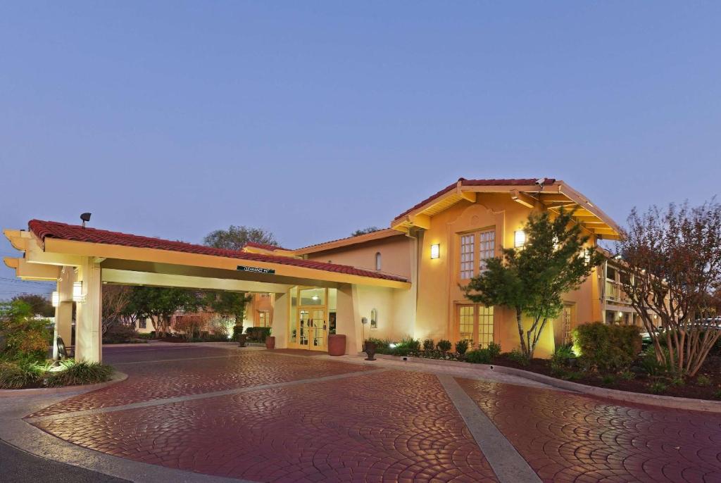 La Quinta Inn by Wyndham Austin Oltorf, photo 3