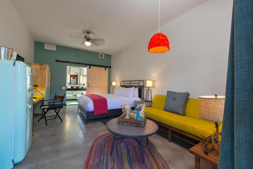 Lone Star Court, by Valencia Hotel Collection, photo 2
