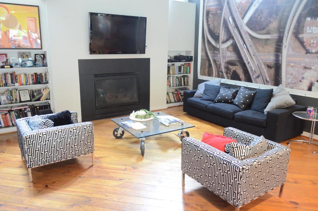 Modern B & B, photo 1