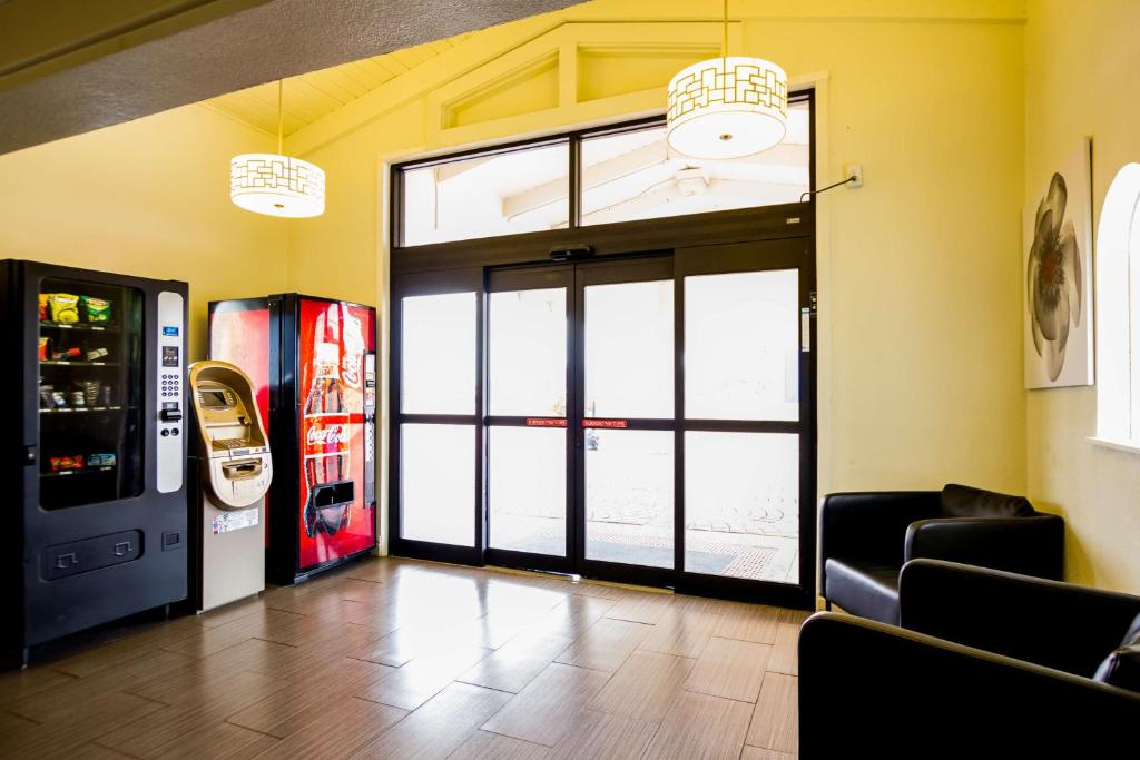 Motel 6-Austin, TX - Midtown, photo 4