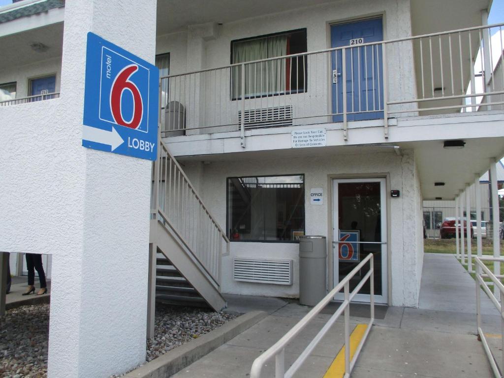 Motel 6-Austin, TX - North Central, photo 1