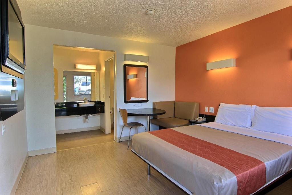 Motel 6-Austin, TX - North Central, photo 2