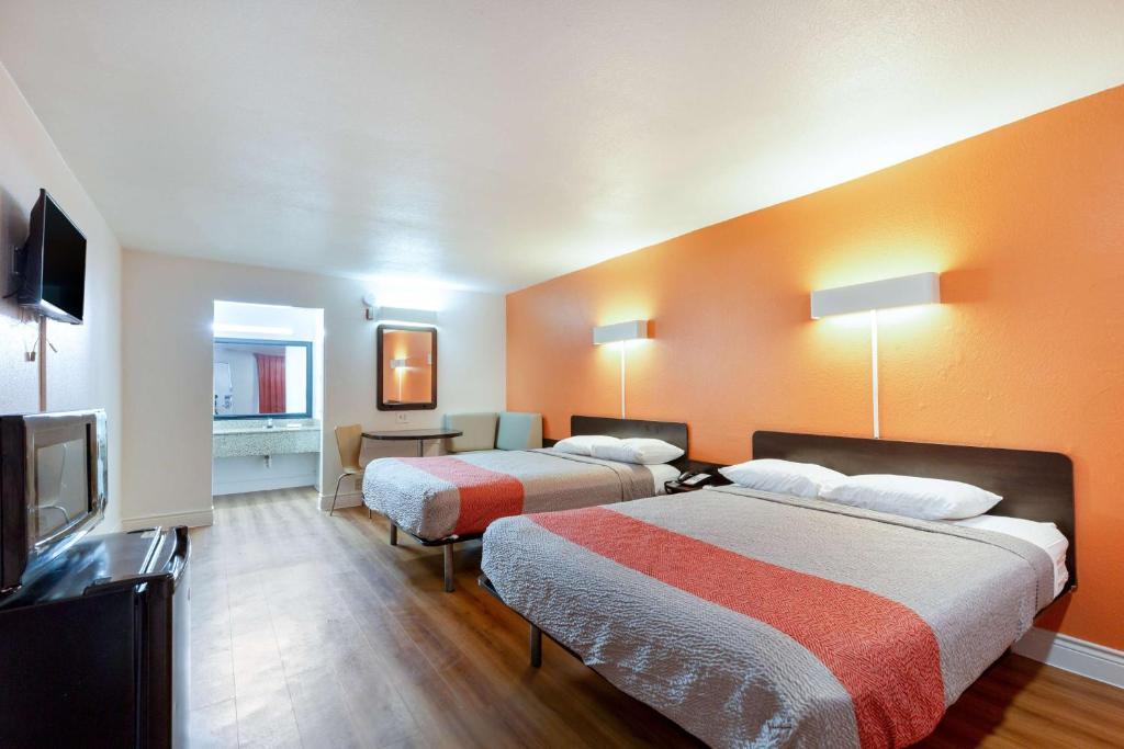 Motel 6-Houston, TX - East, photo 2