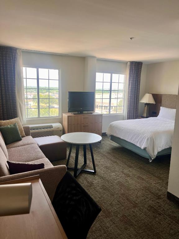 Staybridge Suites Austin Airport by IHG, photo 3