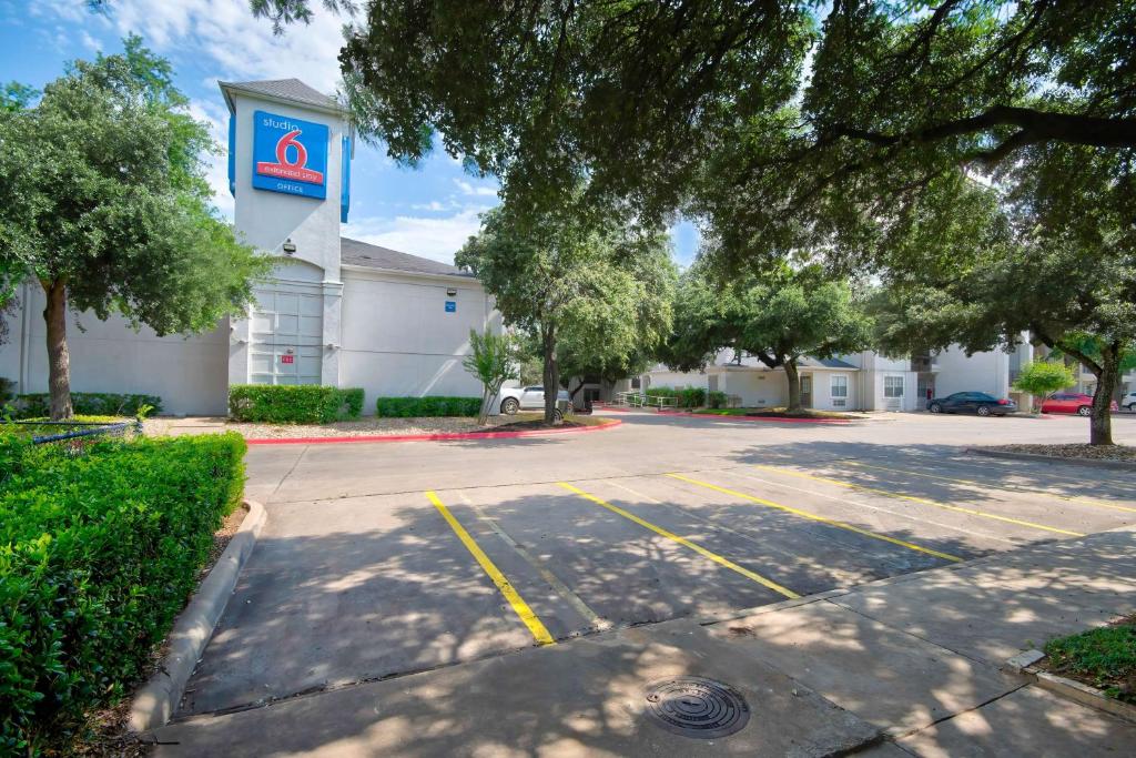 Studio 6 Extended Stay - Austin, TX - Midtown, photo 1