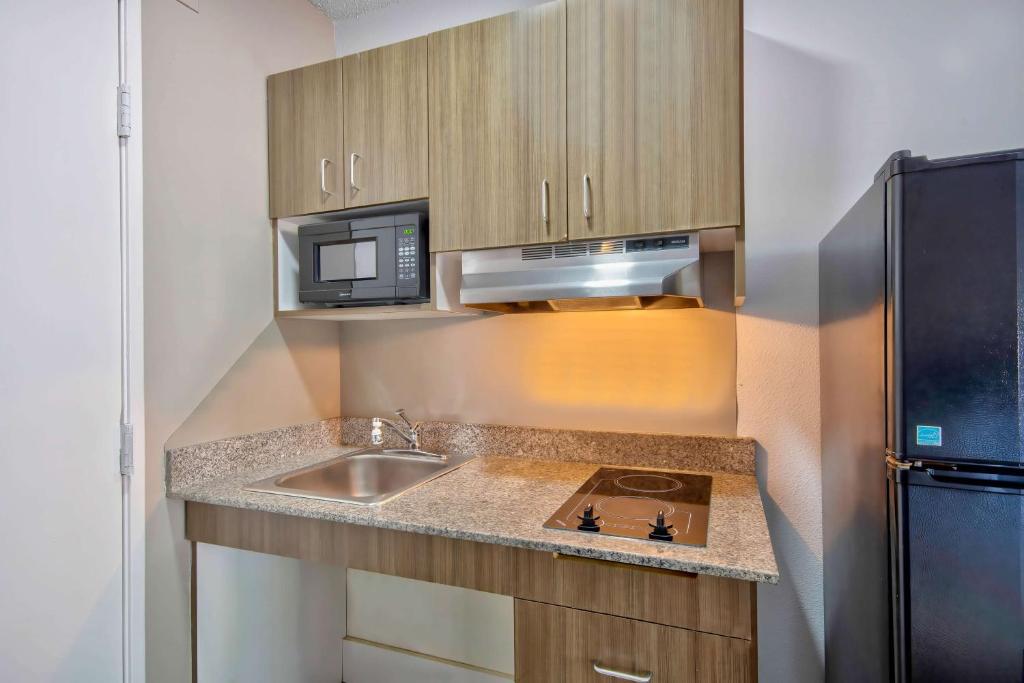 Studio 6 Extended Stay - Austin, TX - Midtown, photo 3