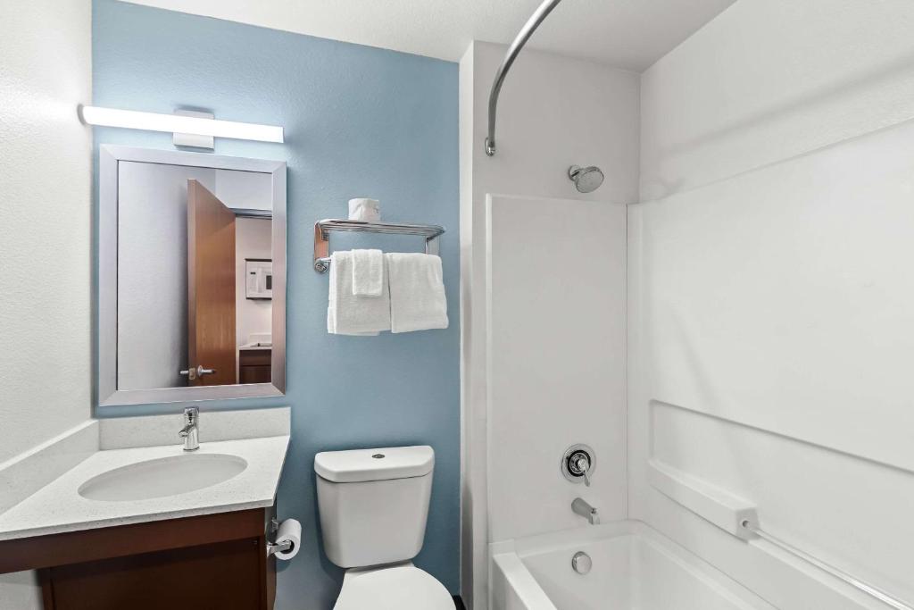 WoodSpring Suites Austin North I-35, photo 3